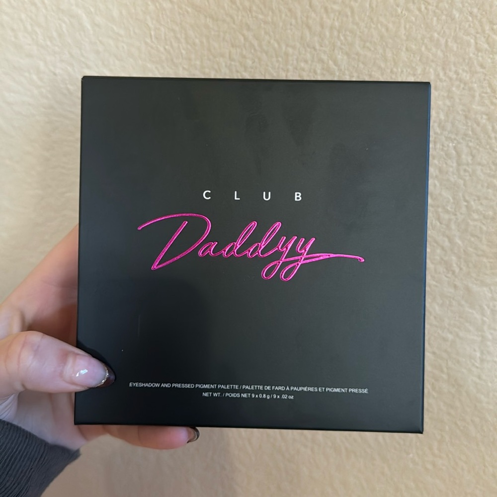 Artist couture club daddy eyeshadow palette